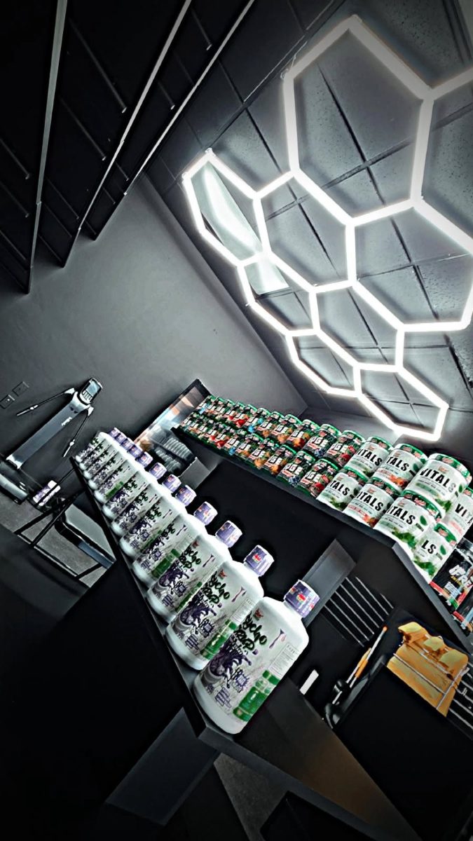 Supplement wall under the honeycomb LED ceiling